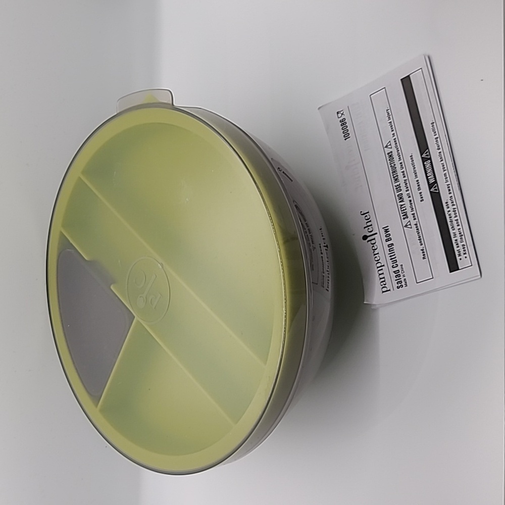 Pampered Chef Salad Cutting Bowl - Picture 2 of 9